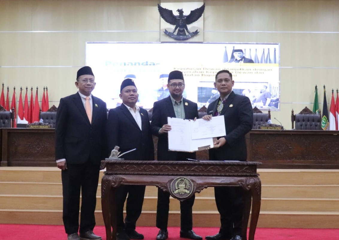 Dua Raperda Disahkan, Pemkab Bekasi Perkuat Perlindungan Guru dan Ketertiban Masyarakat