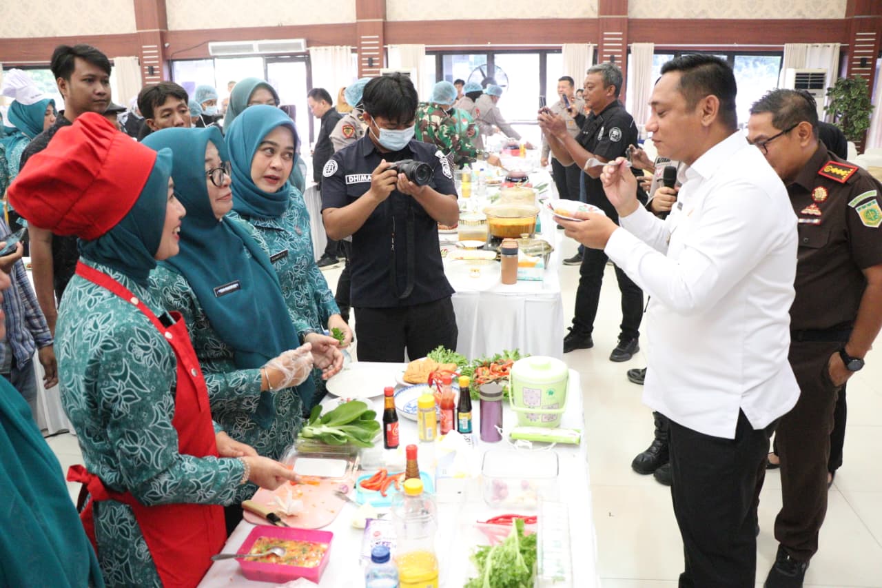 Plt Bupati Bekasi Jadi Juri Kehormatan Lomba Masak Makanan Bergizi Polres Metro Bekasi