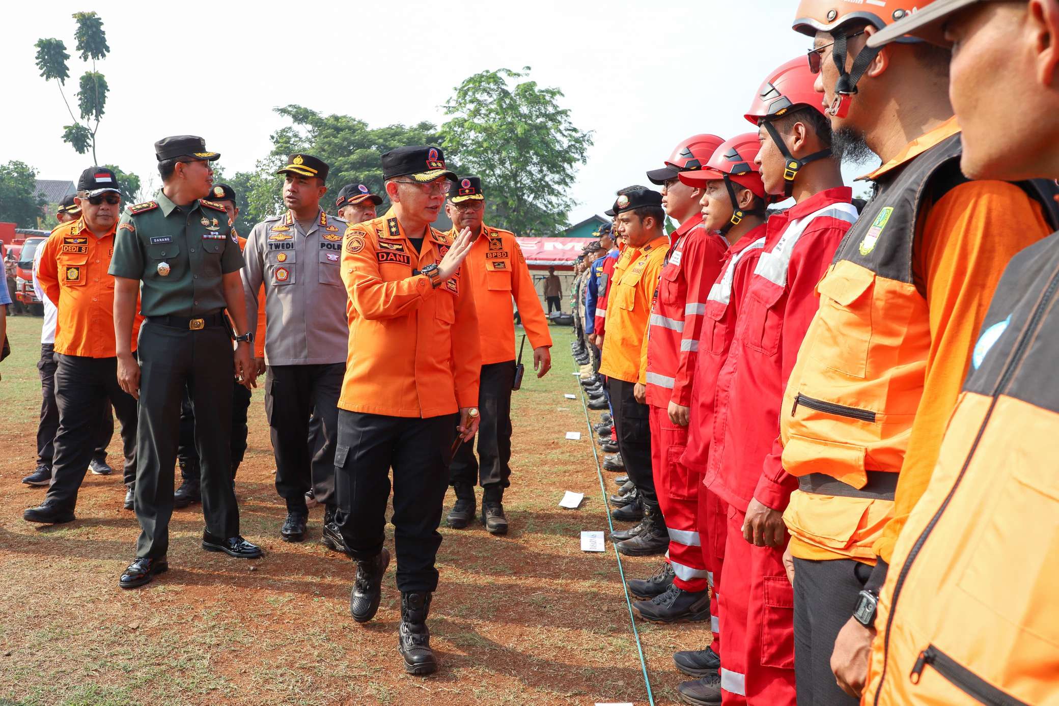 Jelang Musim Hujan, Pj Bupati Bekasi Pimpin Apel Siaga Bencana ...